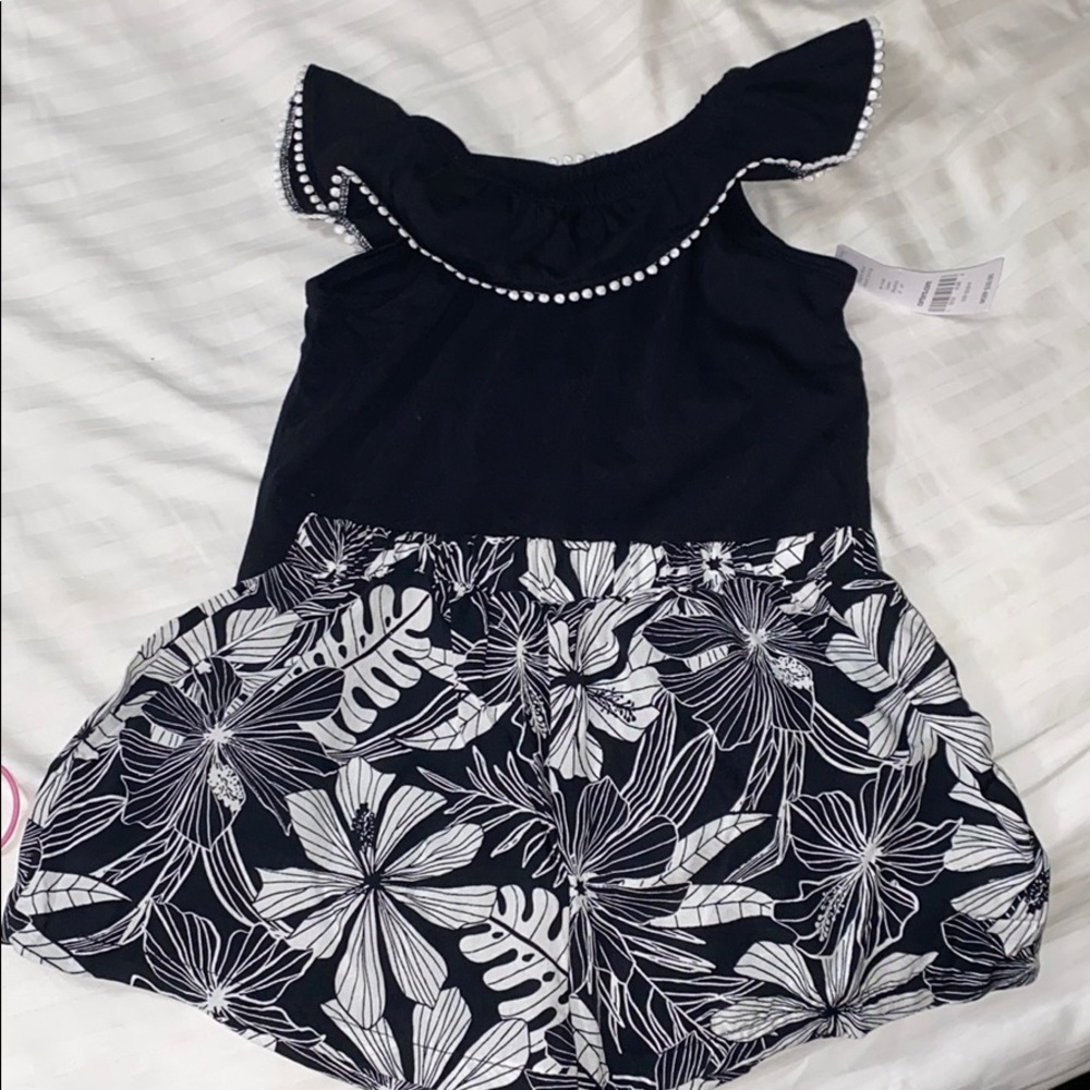 Black and white short set